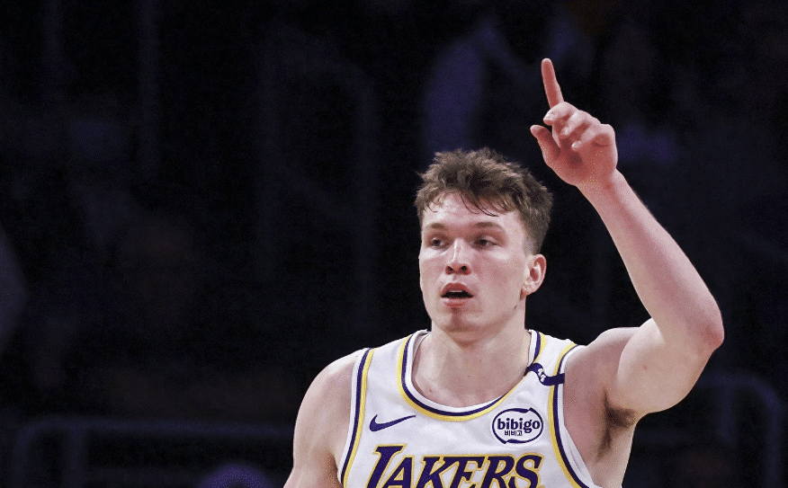 开云棋牌官方关于浓眉哥在尤文图斯比赛中突破纪录，精彩发挥引发热议！的信息